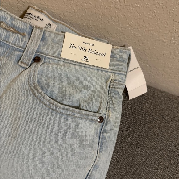 Abercrombie & Fitch Light Wash Straight Leg Jeans - Picture 2 of 4
